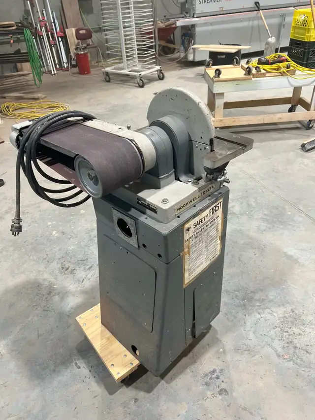  Vertical belt sander  in Power Tools in Edmonton - Image 3