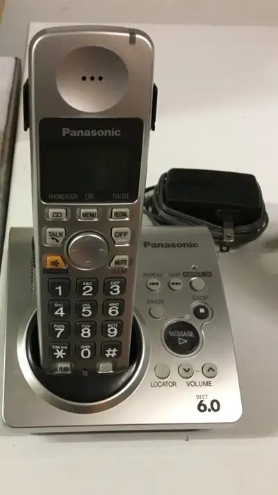 Ensemble de téléphones Panasonic AVEC OU SANS répondeur. Possible d’acheter le lot à 150$ OU séparém...
