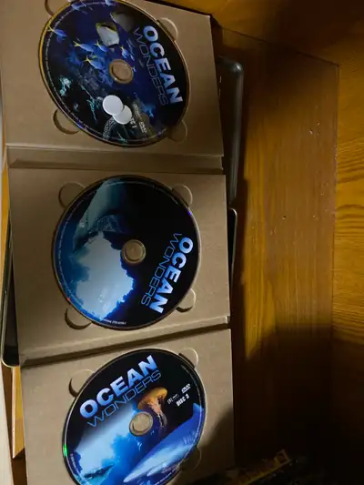Explore the depths of the ocean with this used Ocean Wonders 3-DVD set, presented in a special editi...