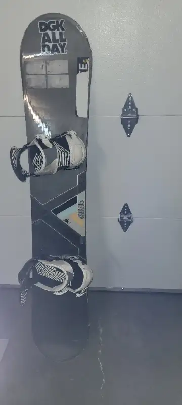 K2 Viper 155cm Snowboard with Forum bindings, View more