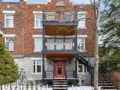 Villeray Beau 4 1/2 2 électroménagers inclus libre 15 juillet.