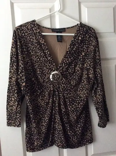 2 size XL ladies tops, View more