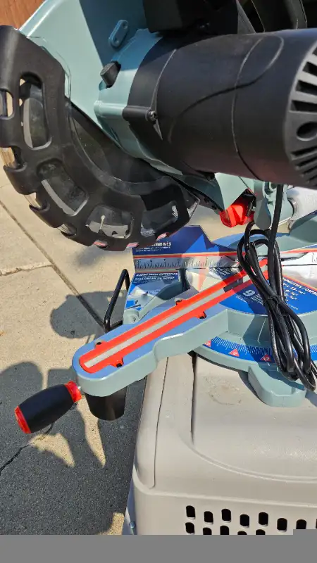 NEW KING CANADA 10" COMPOUND MITER SAW. in Power Tools in Edmonton - Image 9