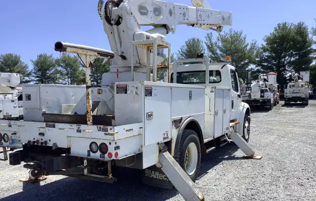2018 Freightliner Altec AM55 Bucket Truck. in Other in Napanee - Image 5