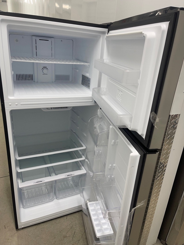 Insignia 30" 18 Cu. Ft. Top Freezer Refrigerator (delivery inclu in Refrigerators in City of Toronto - Image 2