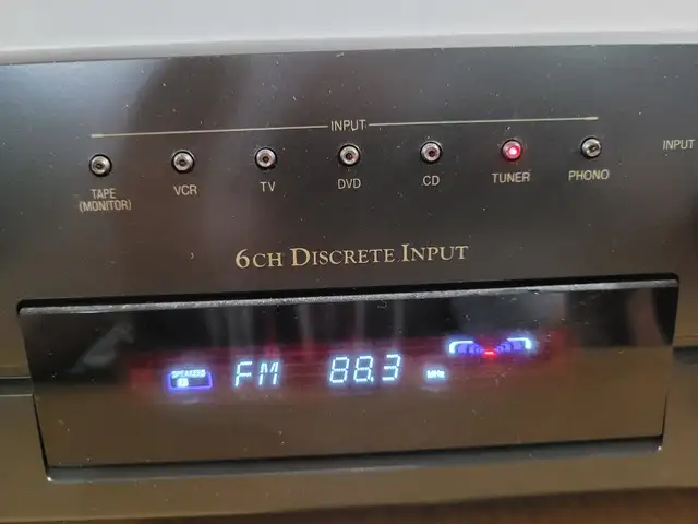 Technics SA-AX540 Stereo Receiver in Stereo Systems & Home Theatre in Oakville / Halton Region - Image 4