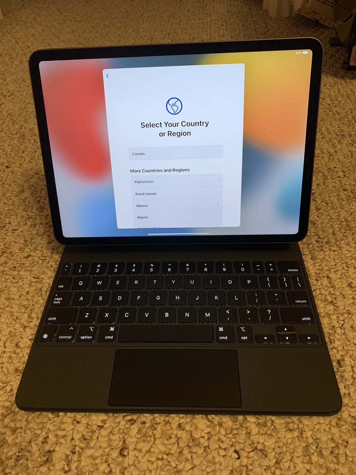 LIKE NEW - Apple iPad Pro 3GEN 128G & Apple Keyboard | iPads & Tablets