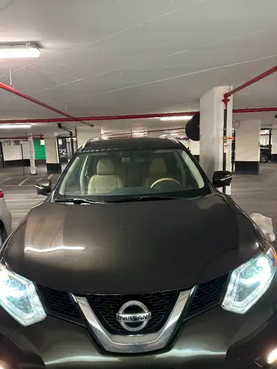 Nissan Rouge 2014 SL AWD Pure Drive full option with moon roof