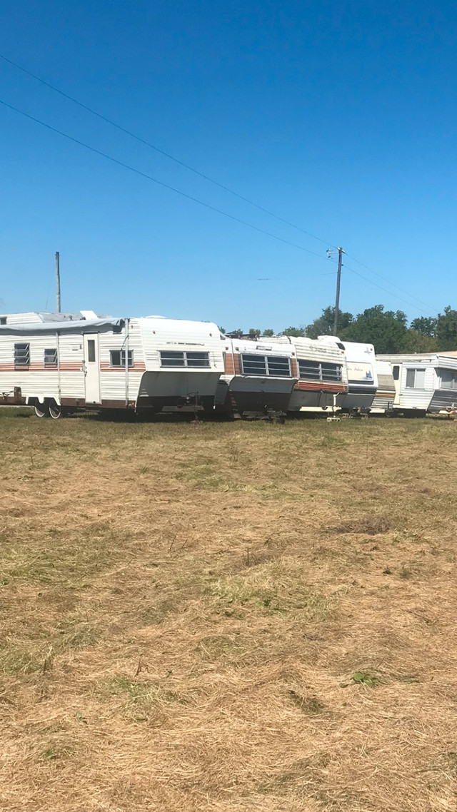 100 hunt camps  living travel park bunkie apt  camper trailers  in Park Models in Barrie - Image 3