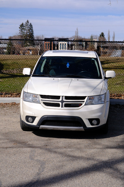 Well-Maintained 2012 Dodge Journey R/T - Spacious and Reliable S