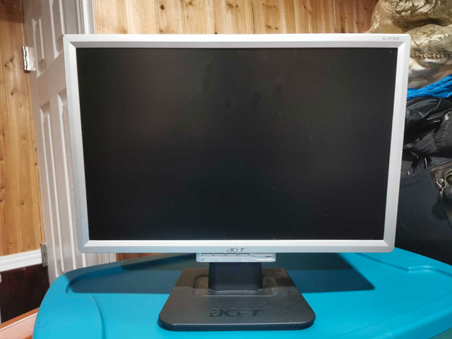 Acer 19" LCD Monitor in Monitors in Markham / York Region
