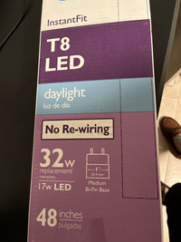 Philips 32W Daylight 48 inch T8 Fluorescent Light Bulb