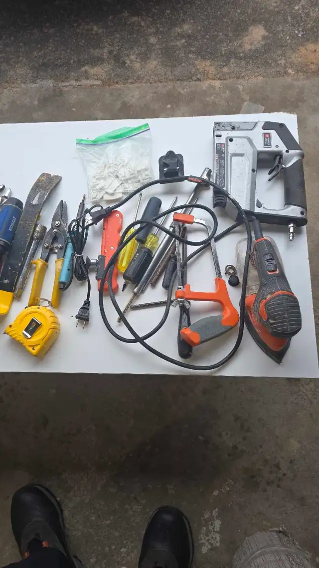 Tool Lot – Pliers, Cutters, Allen Keys, Screwdrivers, Saw, Black in Hand Tools in Mississauga / Peel Region - Image 4