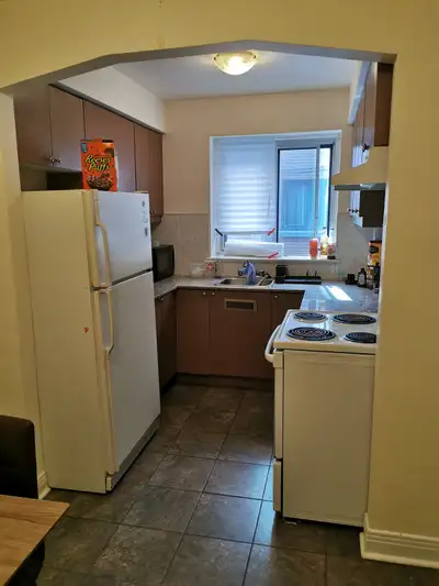 Large renovated 4 1/2 NDG (close Monkland Village) for August
