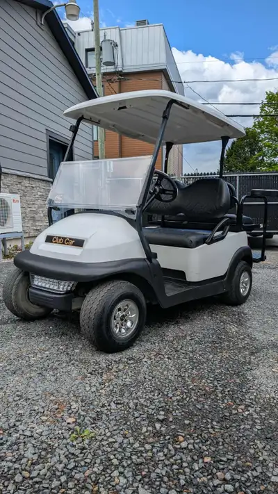 Voiturette de camping Club Car Précédent blanc ⚡️Année 2015 48 volt ⚡️Batterie 2022 en exellente con...