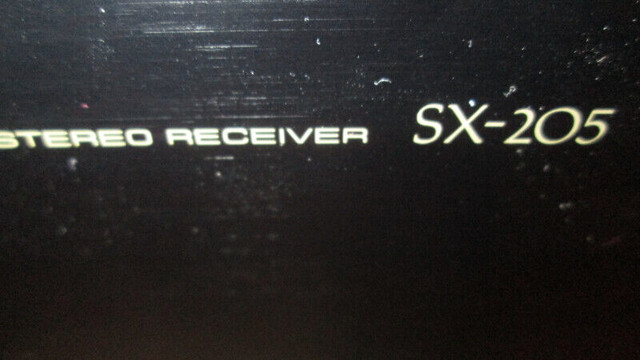 Pioneer SX-205 AM/FM Stereo Receiver in Stereo Systems & Home Theatre in St. Catharines - Image 2