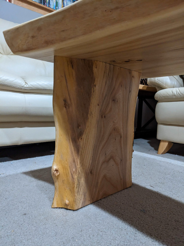 Live Edge Coffee Table in Coffee Tables in Lethbridge - Image 4