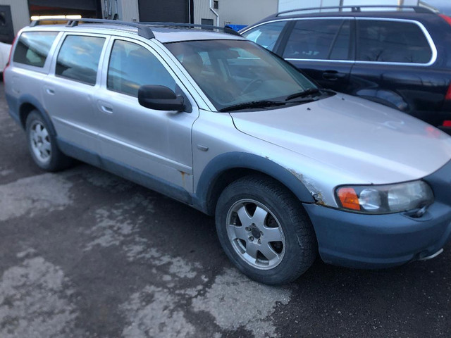2002 Volvo V70xc AWD dans Autos et camions  à Ville de Montréal - Image 2