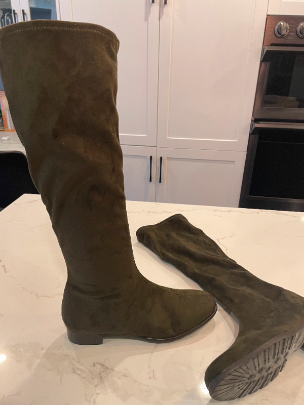 Ron White Olive Stretch Eco Suede Boot Size Euro 40/US 9.5 NEW in Women's - Shoes in Markham / York Region - Image 2