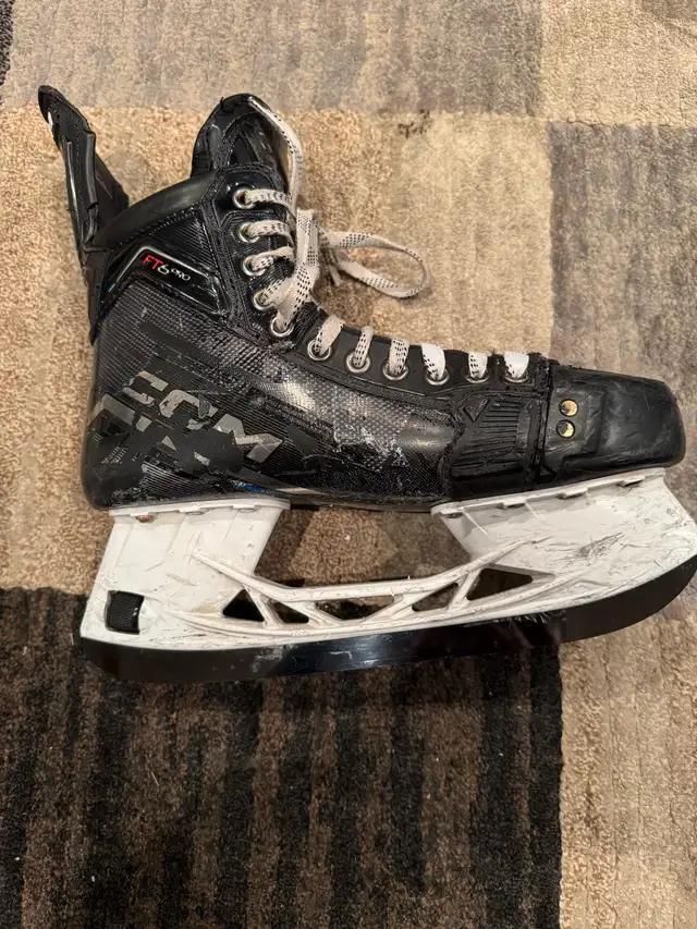 CCM JetSpeed FT6 Pro Custom – Grandeur 9 – 3 paires de lames in Hockey in Laval / North Shore - Image 5