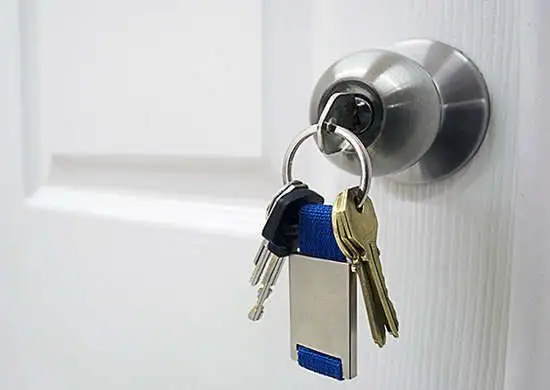 Toronto Locksmith Front St - Car Key Programming - New Locks64959951922179126