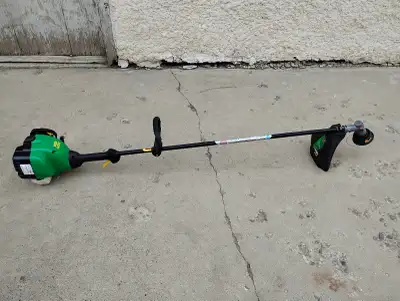 Gas Powered Weed eater Grass Whip (READ ADD BEFORE REPLYING), View more
