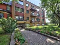 WESTMOUNT GREAT LOCATION BY PARK 2BD 1BT 900SQFT AC HEATING INCL