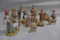 Ensemble de 14 figurines pour crèche de Noël