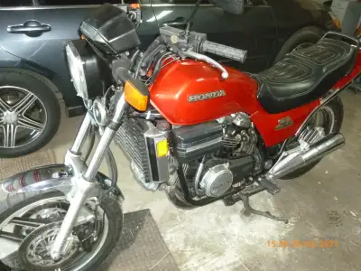 Garage kept and new tires but the original battery is dead. Not used for several years. Only has 10,...