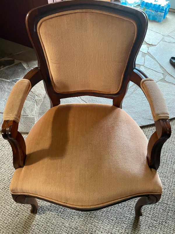 Antique Chair in Chairs & Recliners in Owen Sound - Image 2