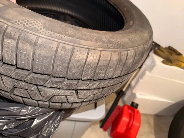 225/50R17 Winter Tires in Tires & Rims in Kitchener / Waterloo - Image 2