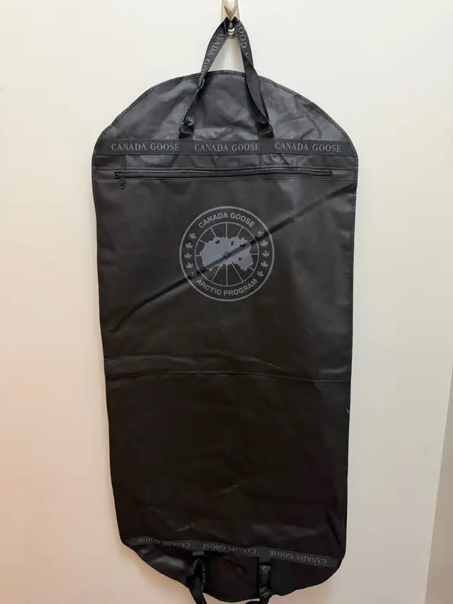 Canada Goose Chateau Parka — Men’s Large — Atlantic Blue in Men's in Edmonton - Image 9