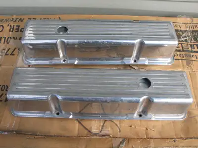SBC aluminum valve covers in excellent condition
