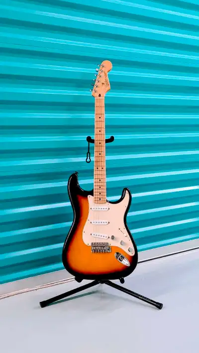 Fender Standard Stratocaster (MIM) – Brown Sunburst, View more