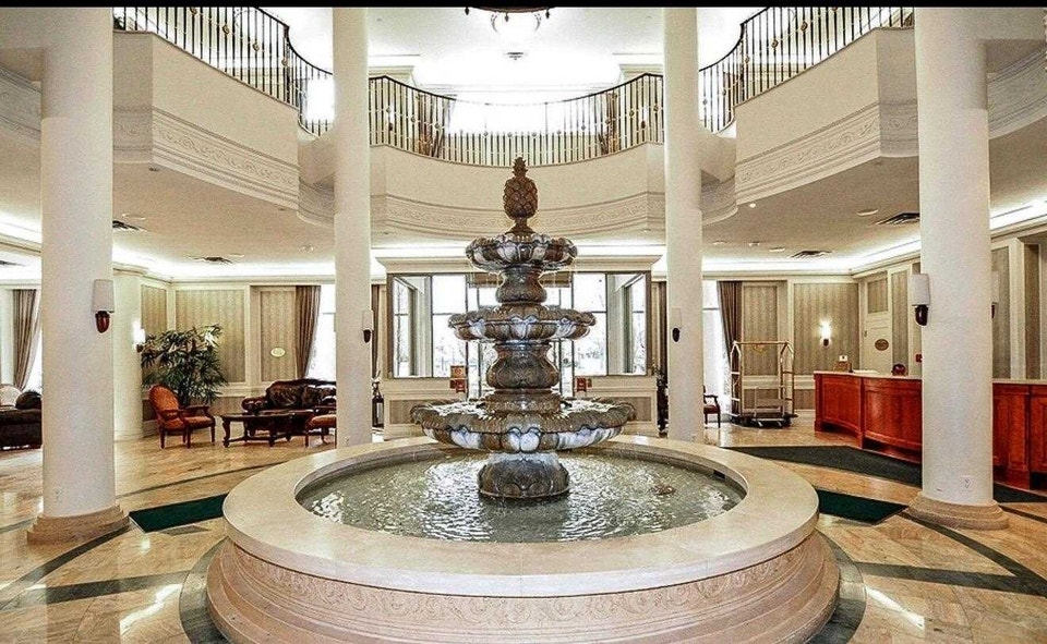 A rare opportunity to rent Mississauga’s top buildings! 4