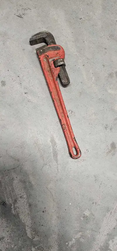 18" Heavy Duty Pipe Wrench made by: The Ridge Tool Co. Ridgid, View more