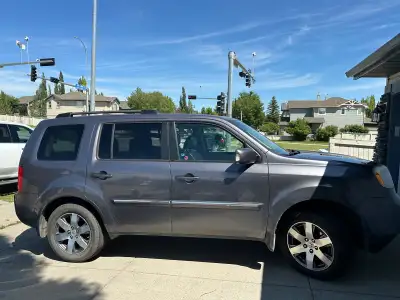 2015 Honda Pilot Touring - Good Condition - Third Owner - No Accidents - Non Smoking - Pet friendly...