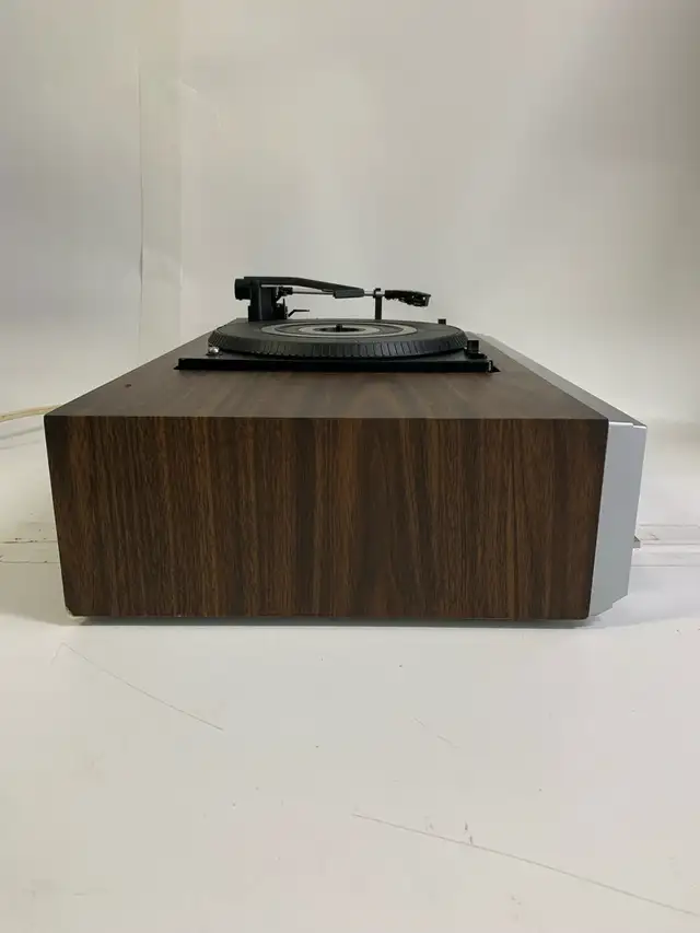 Zenith IS4130 Vintage Turntable Stereo System in Stereo Systems & Home Theatre in City of Toronto - Image 7