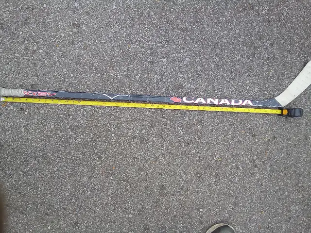 5 Great Left handed Hockey Sticks in Hockey in Ottawa - Image 3