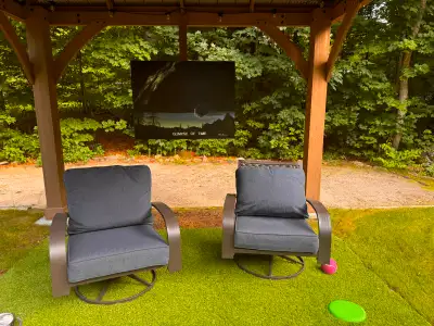 Deux grosses chaises tres confortable presque neuve, View more