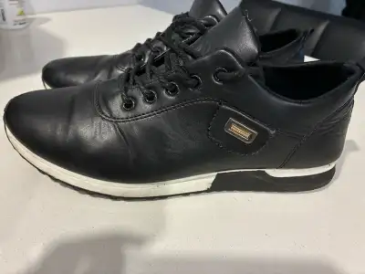 Lot de 2 Paires de Souliers de Ville Noirs, View more