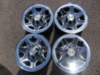 17" GM TRUCK 6x139.7 AS NEW CHROME RIMS WITH GMC OR CHEVY CENTER