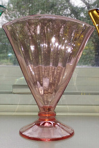 Art Deco vase en verre éventail 
