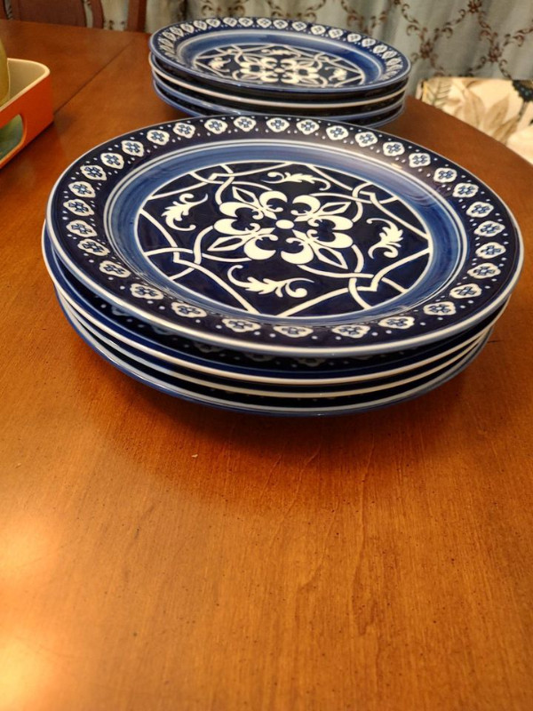 Spectacular Set Catalina Medallion Vibrant Blue and White Plates in Kitchen & Dining Wares in Leamington - Image 4