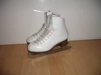 patins artstiques Jackson Glacier 520 - size  2 figure skates., View more