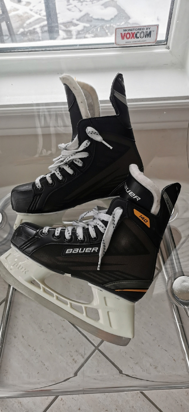 Ice skates Bauer size 3 youth  in Skates & Blades in Mississauga / Peel Region - Image 2