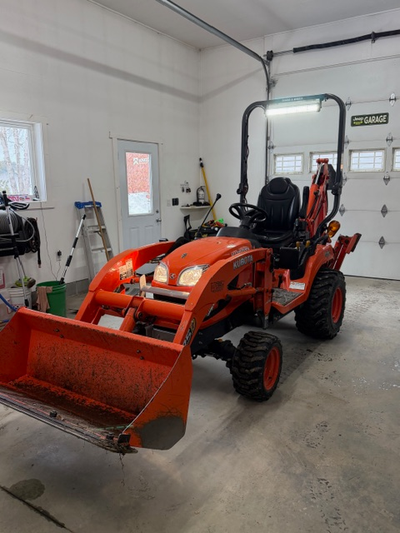 2014 Kubota loader backhoe. Private sale. New dash replaced at 300 hrs. New front tires and rims. He...