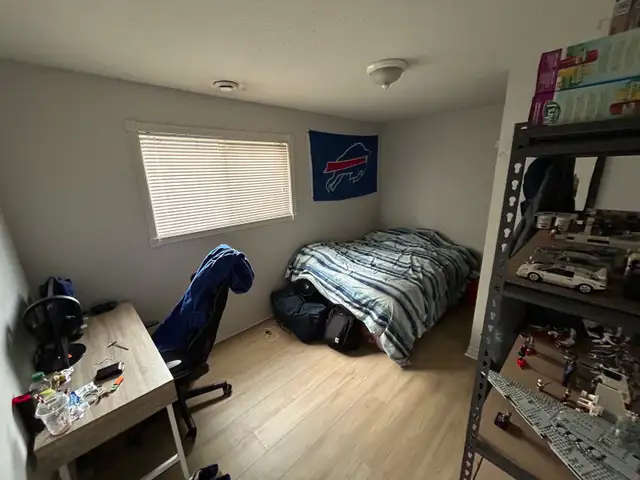 Private room for rent in Room Rentals & Roommates in Kitchener / Waterloo - Image 2
