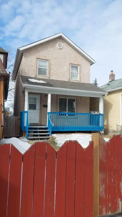 Private, bright carpeted room on the first floor with a closet in a shared house. Available for Apri...