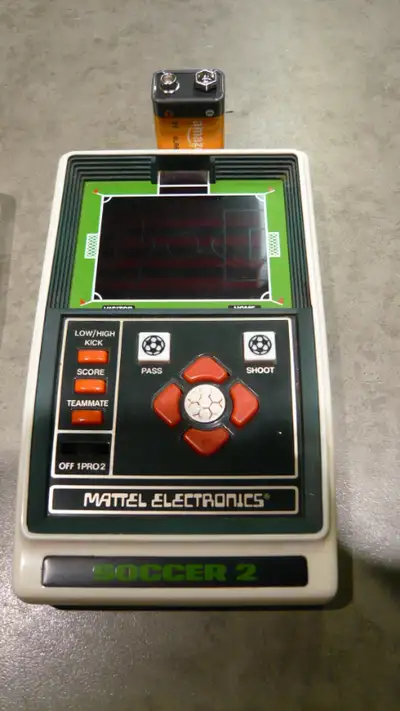 Vintage Mattel Electronics handheld games / Jeux anciens, View more
